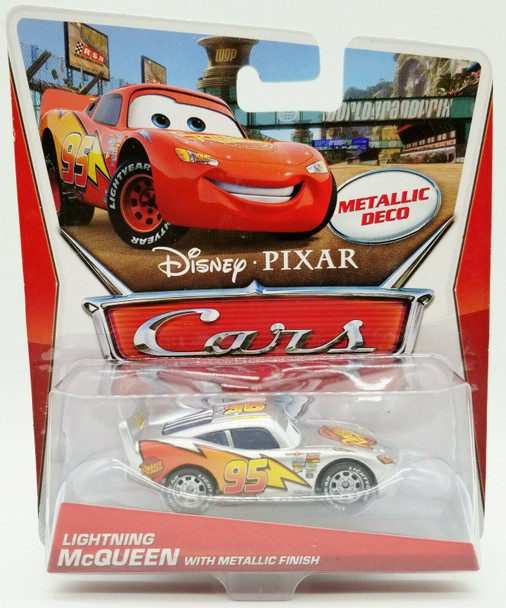Disney Pixar Cars Lightning McQueen w/ Metallic Finish 2013 Mattel No. Y9159 NEW