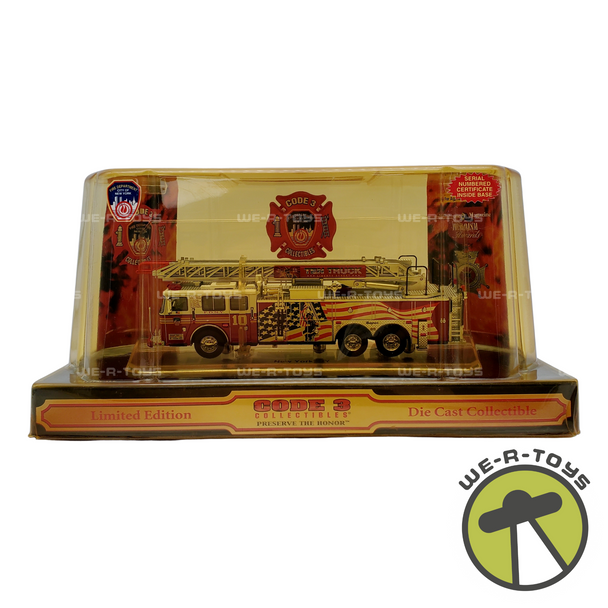 Seagrave FDNY Fire Engine Vehicle Red White & Blue 2003 Code 3 #12724 NRFP