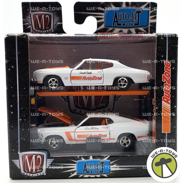 M2 Machines AutoZone Auto-Lift Vehicles 2 Pack 2011 Castline #33002