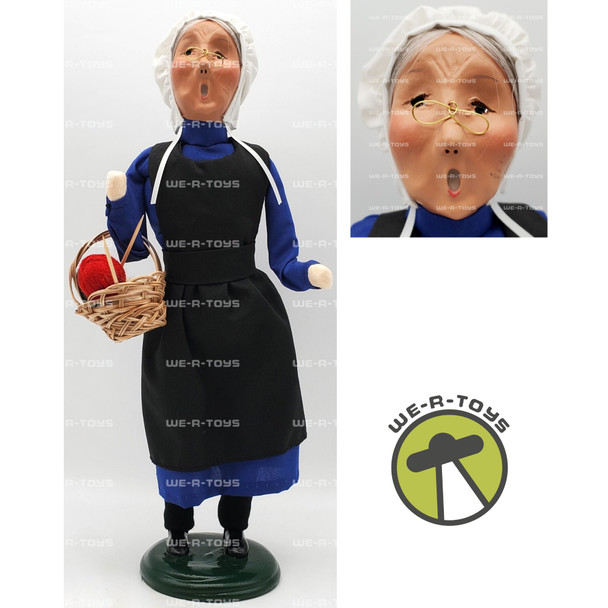 Byers' Choice Caroler Amish Woman with Knitting Basket 2004 Signed by Joyce Byer