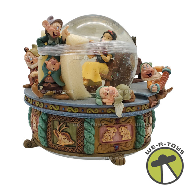Disney Snow White Whistlin A Happy Tune Snow Globe With Rocking Motion NEW