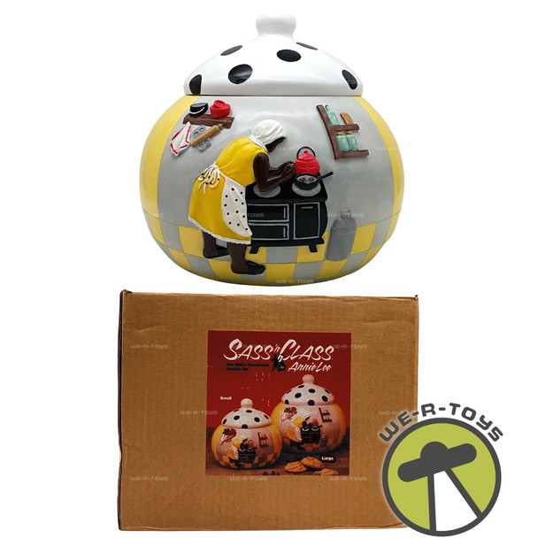 Sass 'N Class by Annie Lee 2002 Hot Water Cornbread Cookie Jar 6202 Size Large
