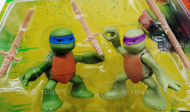 https://cdn11.bigcommerce.com/s-cy4lua1xoh/products/21601/images/176042/teenage-mutant-ninja-turtles-leonard-and-donatello-ninjas-in-training-90527-new__89352.1689713248.386.513.jpg?c=1