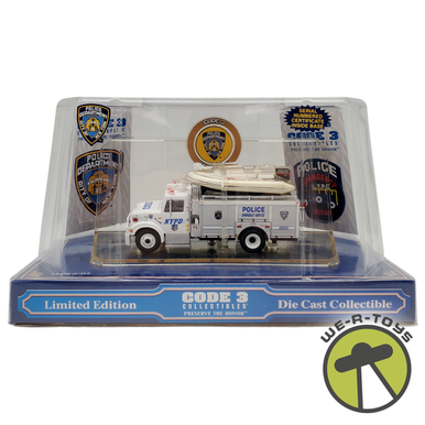 NYPD Emergency Support Vehicle White 2003 Code 3 #12552 NRFP - We-R-Toys