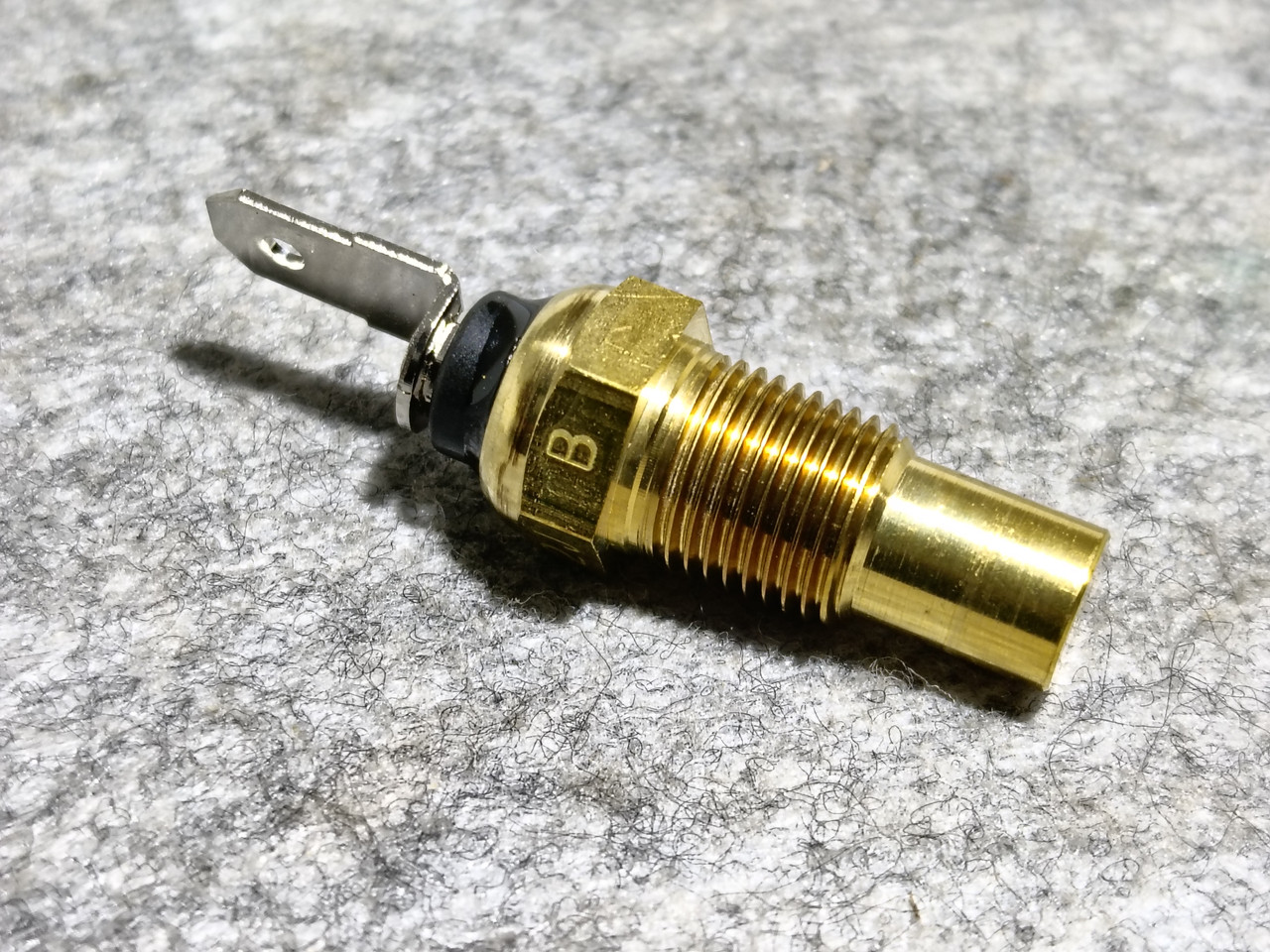 1G49883040 SENSOR