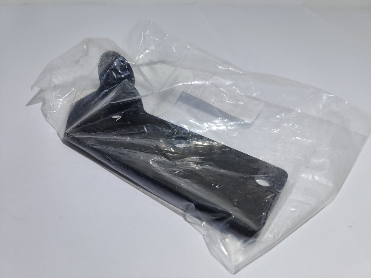 TC050-18450 BRACKET (RH SEAT)