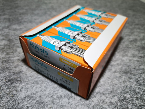 KUBOTA EG523-67710 SPARK PLUG