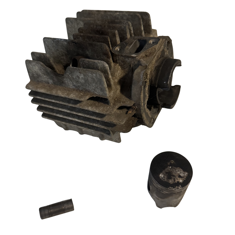 Damaged Cylinder and Piston for Sachs 504 / 505 Engines AS-IS