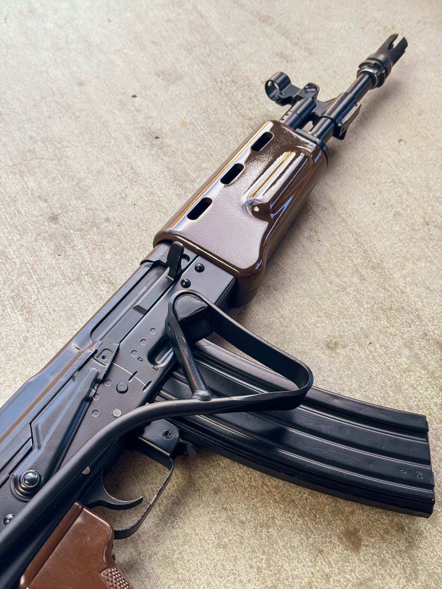 East German STG-985 AK Handguard
