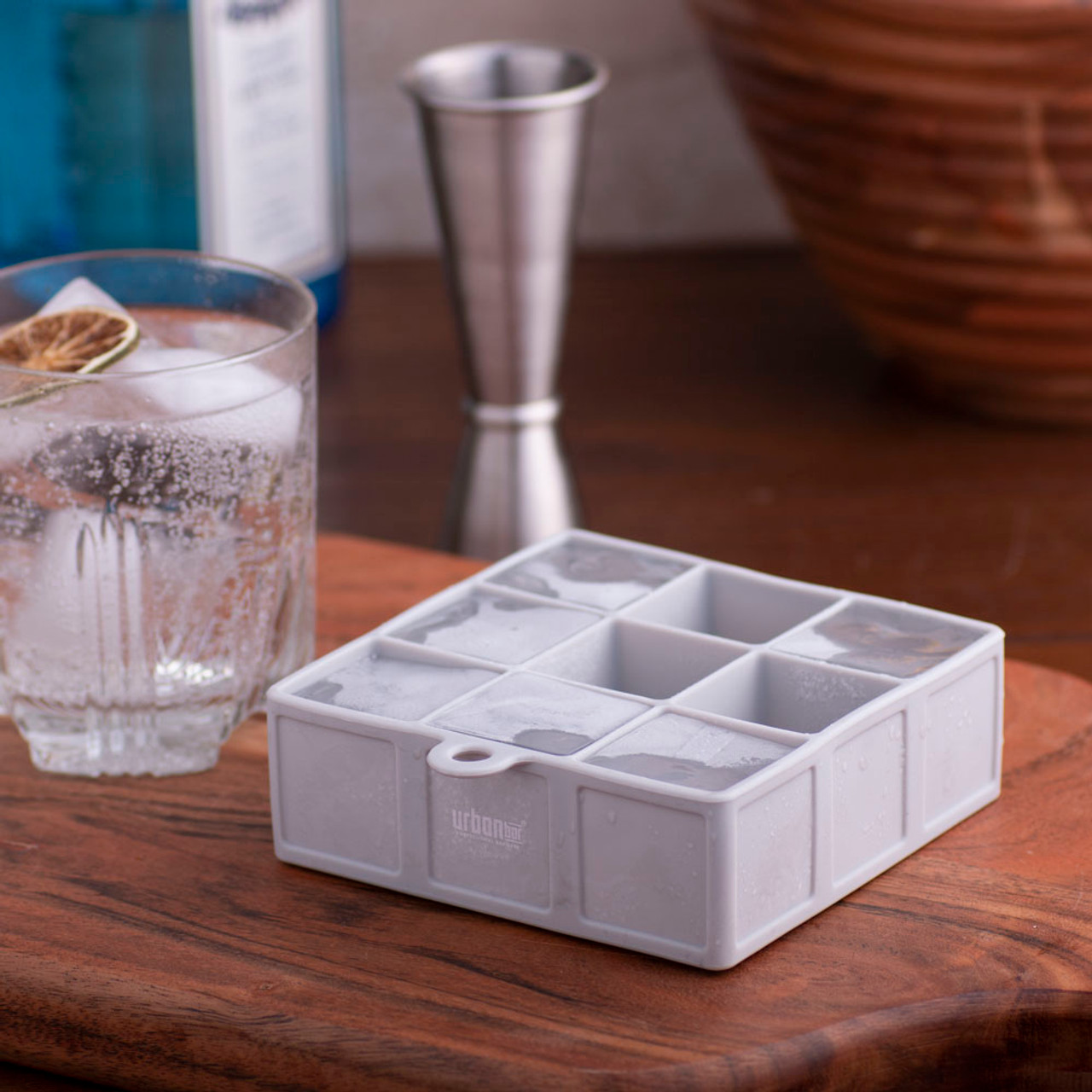 Easy Release Large Ice Cube Mold Slow Melting Large Square Ice Molds 8  Cavities with Lid - China Ice Tray and Ice Maker price