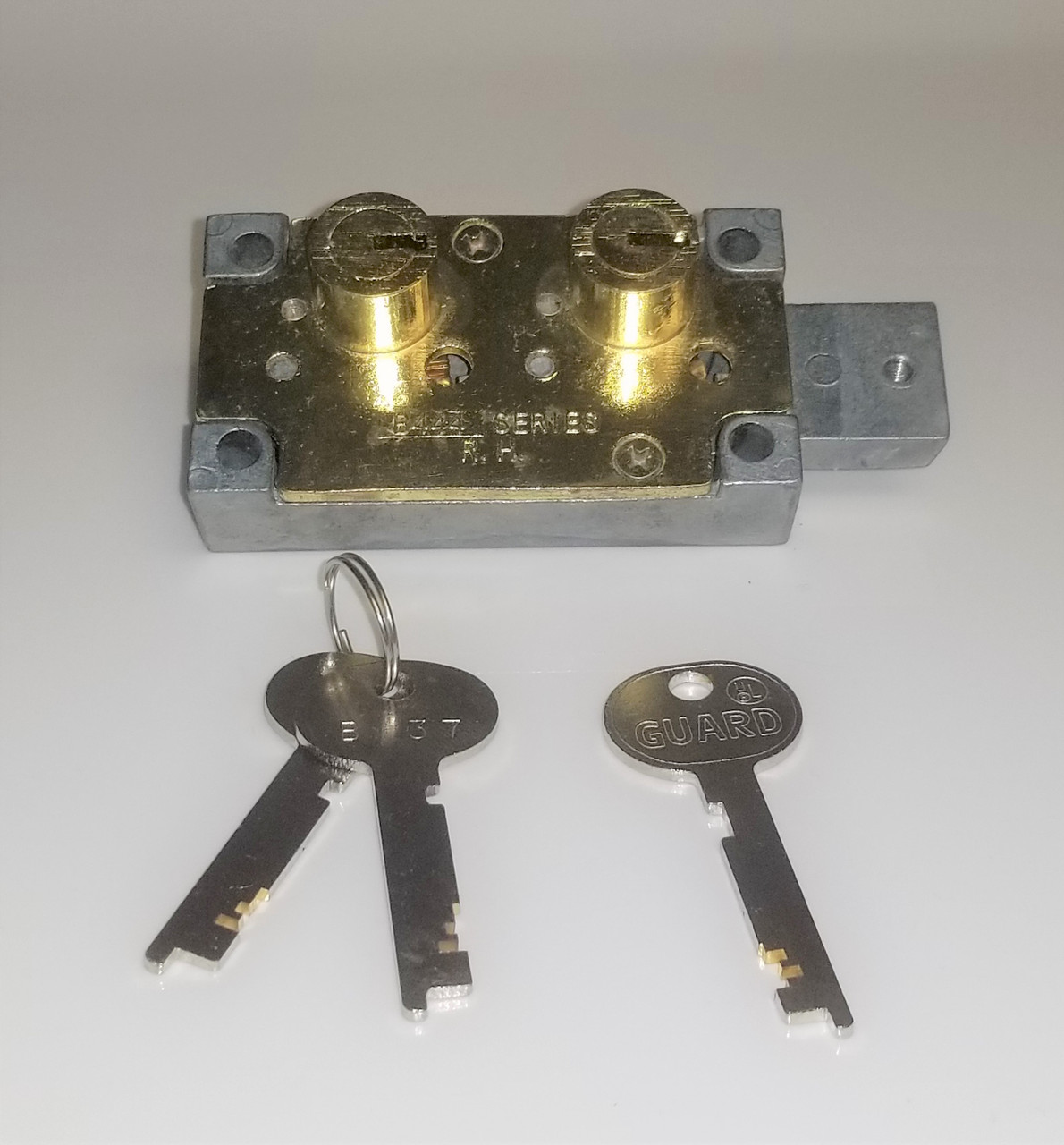 Bullseye B444 Safe Deposit Lock, RH, Long Tapped Bolt
