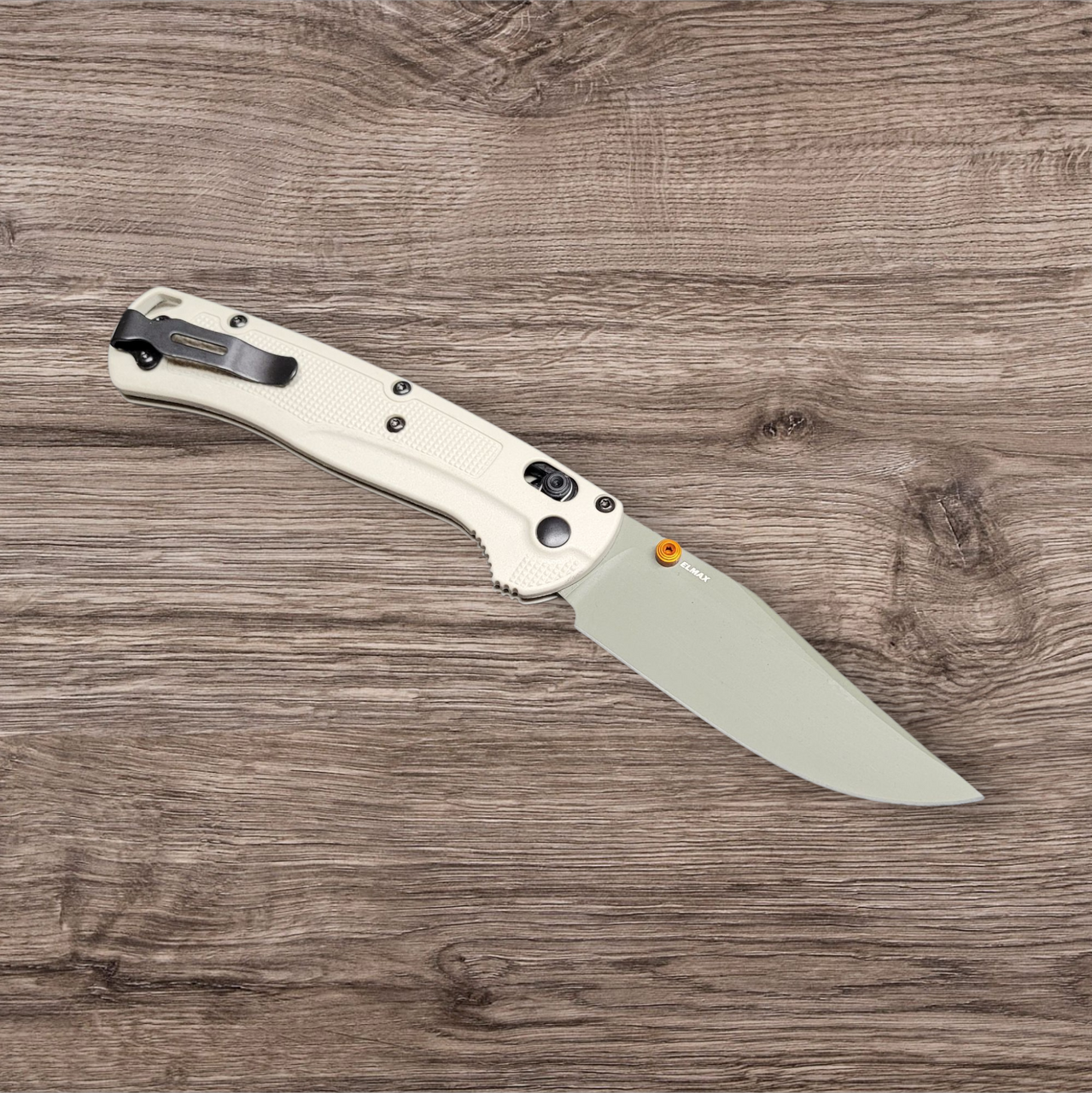 Benchmade Taggedout AXIS-Lock Knife Tan Grivory (3.5" Green Elmax) 15536GN-01 Benchmade Taggedout AXIS-Lock Knife Tan Grivory (3.5" Green Elmax) 15536GN-01