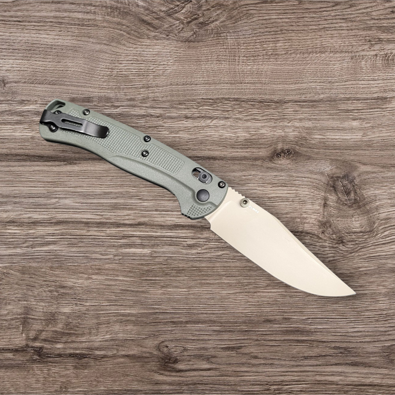 Benchmade Taggedout AXIS-Lock Knife Deep Olive Grivory (3.5" Elmax) 15536TN-02 Benchmade Taggedout AXIS-Lock Knife Deep Olive Grivory (3.5" Elmax) 15536TN-02