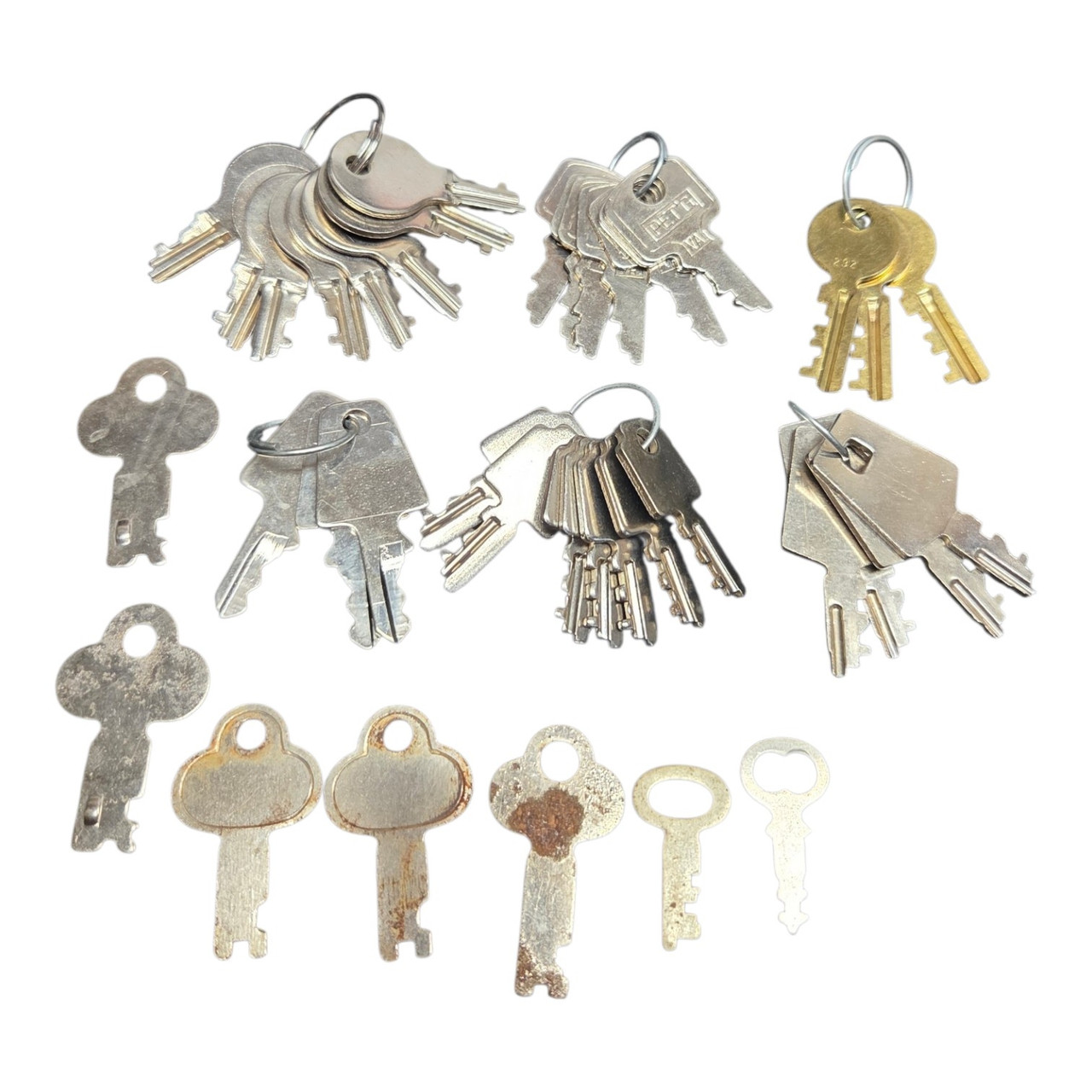 Vintage Key Assortment 26+ Keys Luggage Suitcase Trunk LKA8