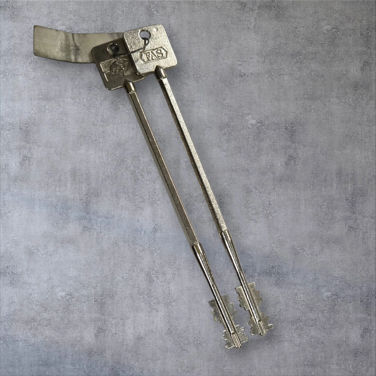 Sargent & Greenleaf 6870-132 Pair of Random Cut Keys for 6870 Locks, 115mm