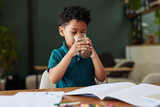 Does drinking water help kids concentrate?