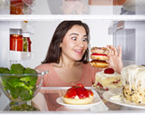 I'm a nutritional therapist - Here's how I help my clients avoid sugar cravings