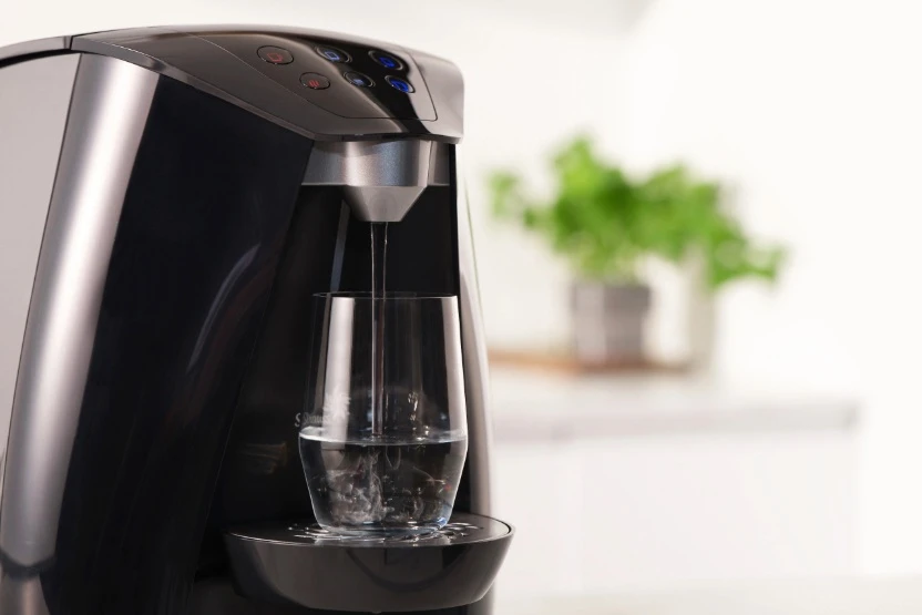7 reasons why you need a water dispenser at home