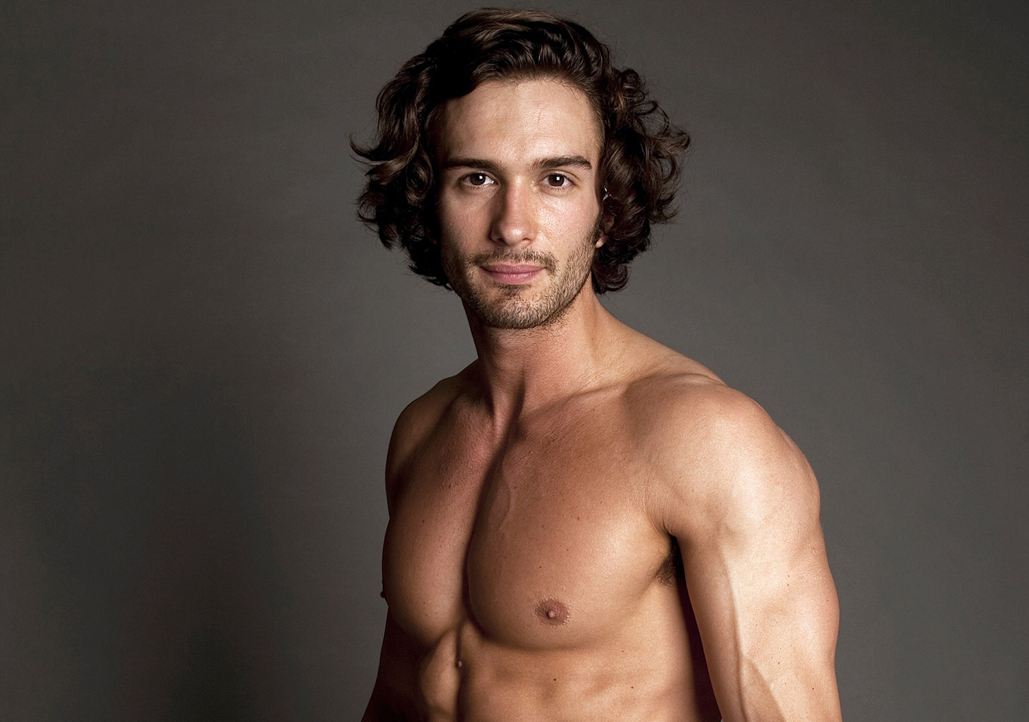 The beacon of all things fitness, Joe Wicks, has fallen off the lean wagon.  Well, he's only human