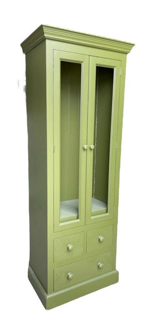 The Bromley Kitchen larder, pantry cupboard comes with a choice of glass door panels or solid wood panels. Just leave a note for us in the description box at the checkout point.