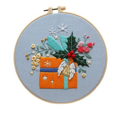 Gogobear Christmas Embroidery Kit for Beginners – 7.9in Bamboo Hoop Set