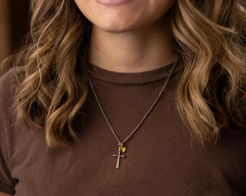 Chain is 18in model is 5'4