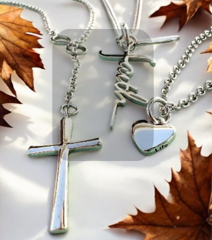 Women"s Necklaces