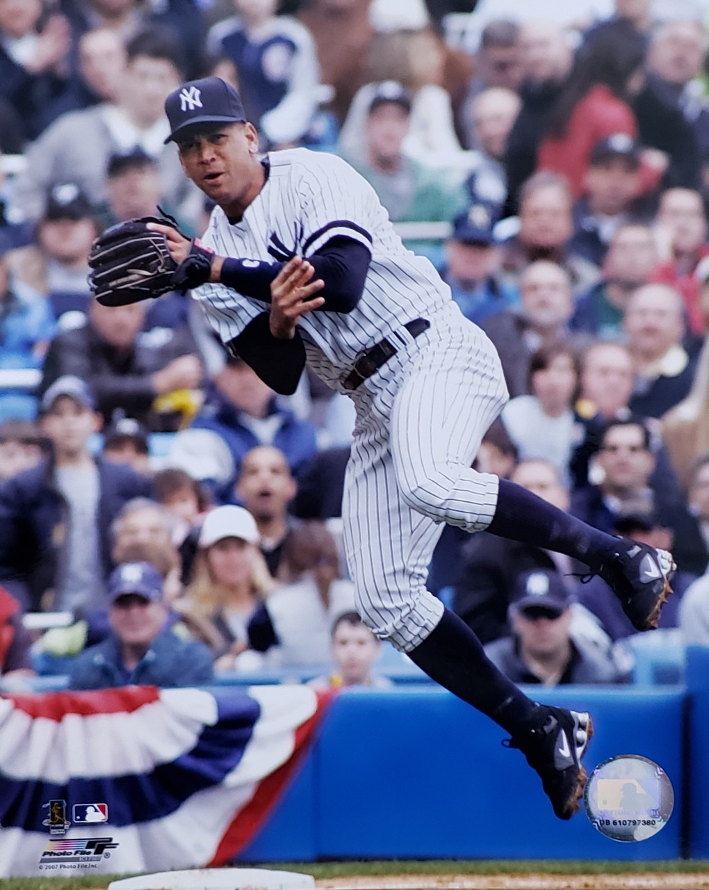 New York Yankees - Alex Rodriguez MLB Fielding Photo - 8 x 10 - Dragon  Sports