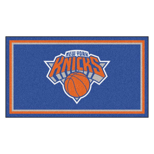 New York Knicks 3' x 5' Ultra Plush Area Rug