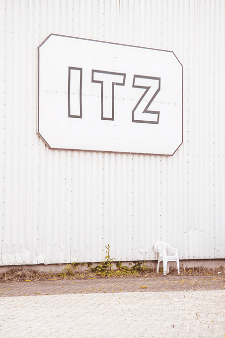 ITZ a Chair