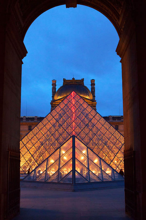 The Louvre Color