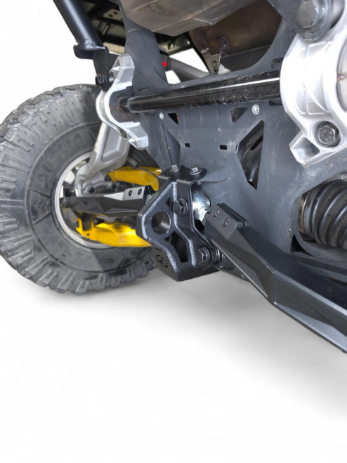 Elektric Offroad Can-Am Maverick R 2 seat radius rod plate with tow hook and grab points heavy duty steel installed on off road UTV