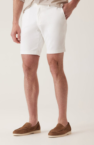 DEKE -OASIS BERMUDA IN LUXEFLEX TWILL -WHITE