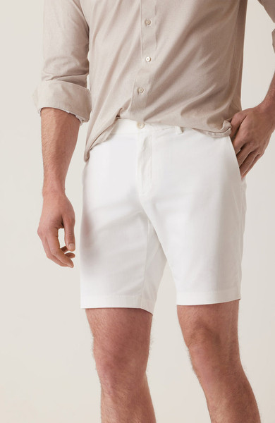DEKE -OASIS BERMUDA IN LUXEFLEX TWILL -WHITE