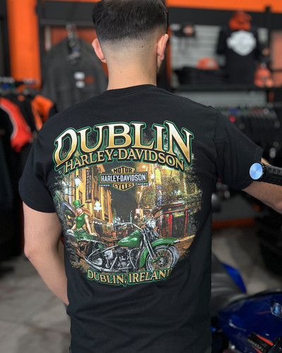 Temple Bar Street Scene
