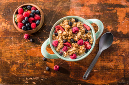 Peak Refuel Mountain Berry Granola