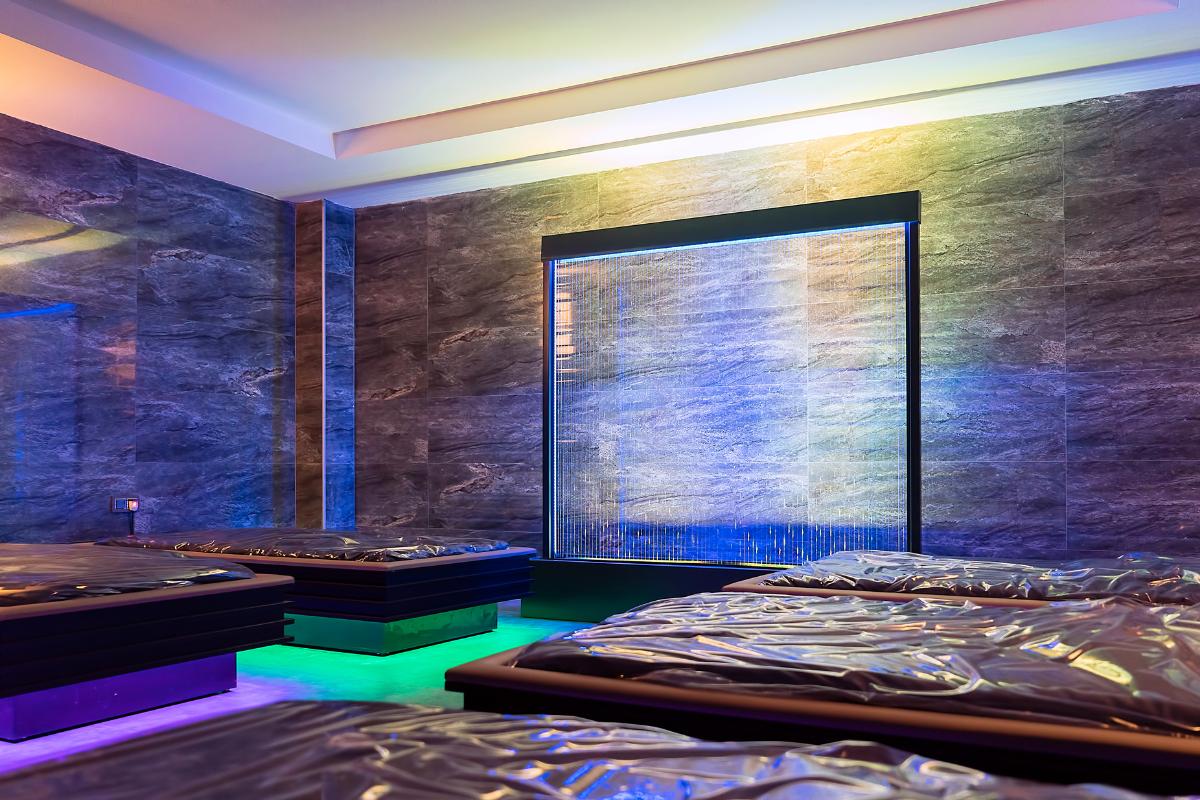 4 Reasons To Invest in a California King Waterbed Waterbed Bargains