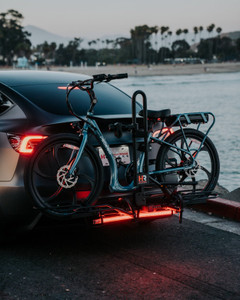 RV Rider + LED Light Bar [Hollywood Racks]