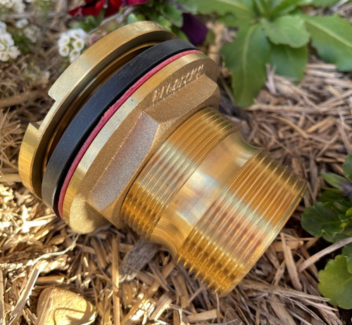 Brass  Watermark Approved tank flange adaptor with reverse thread on the nut. Brass  Watermark Approved tank flange adaptor with reverse thread on the nut.