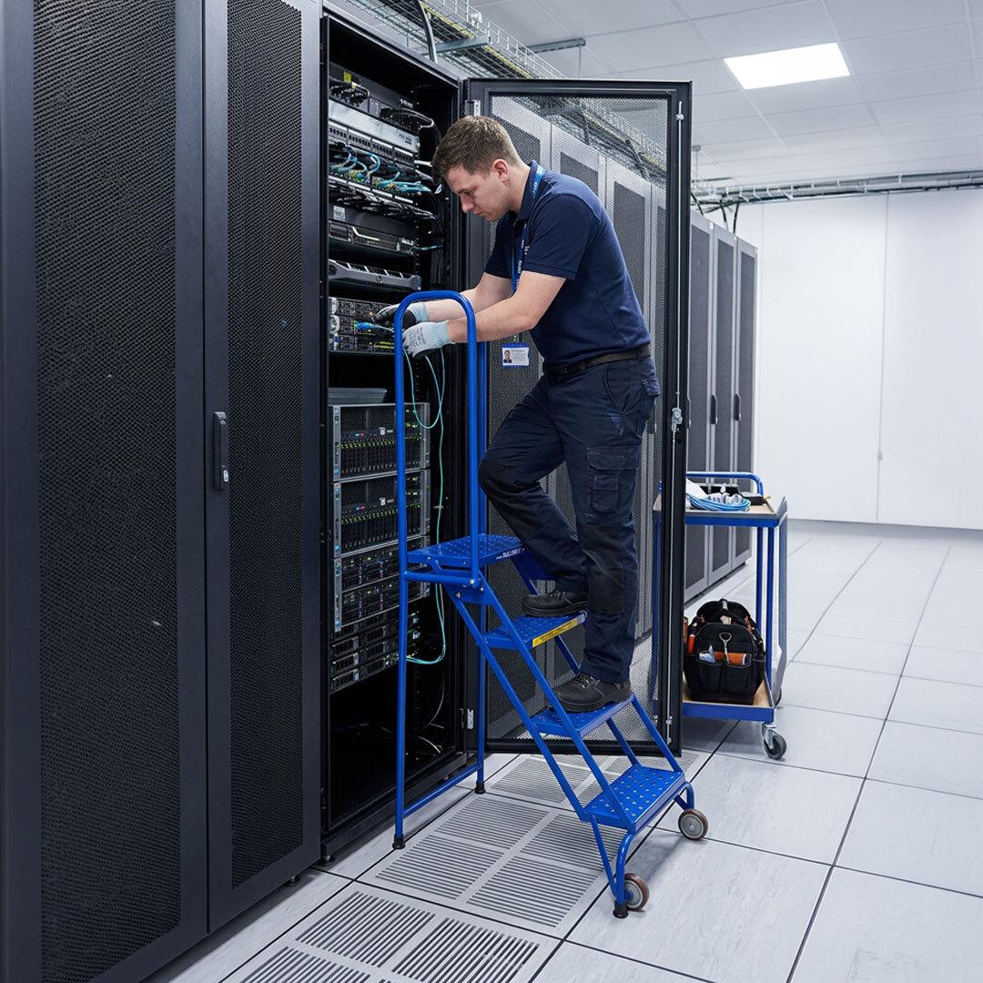 Lock-N-Stock Ladder in data center