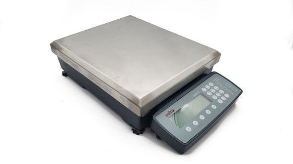 The Setra Super II 30kg / 65lb counting scale counts small parts accurately and efficiently.  Setra Super II scales offer high resolution parts counting capability and superior performance.