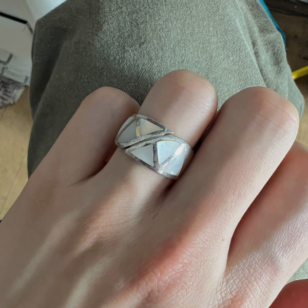 Sterling Silver Mother of Pearl Inlay Ring 