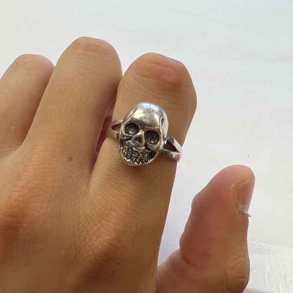 Sterling Silver Skull Design Ring 