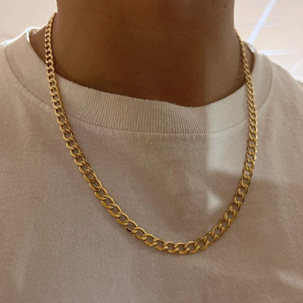 9ct Yellow Gold 24'' Hollow Curb Link Chain (11.91g)
