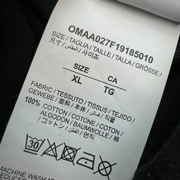 Off-White Acrylic Arrows Black T Shirt 