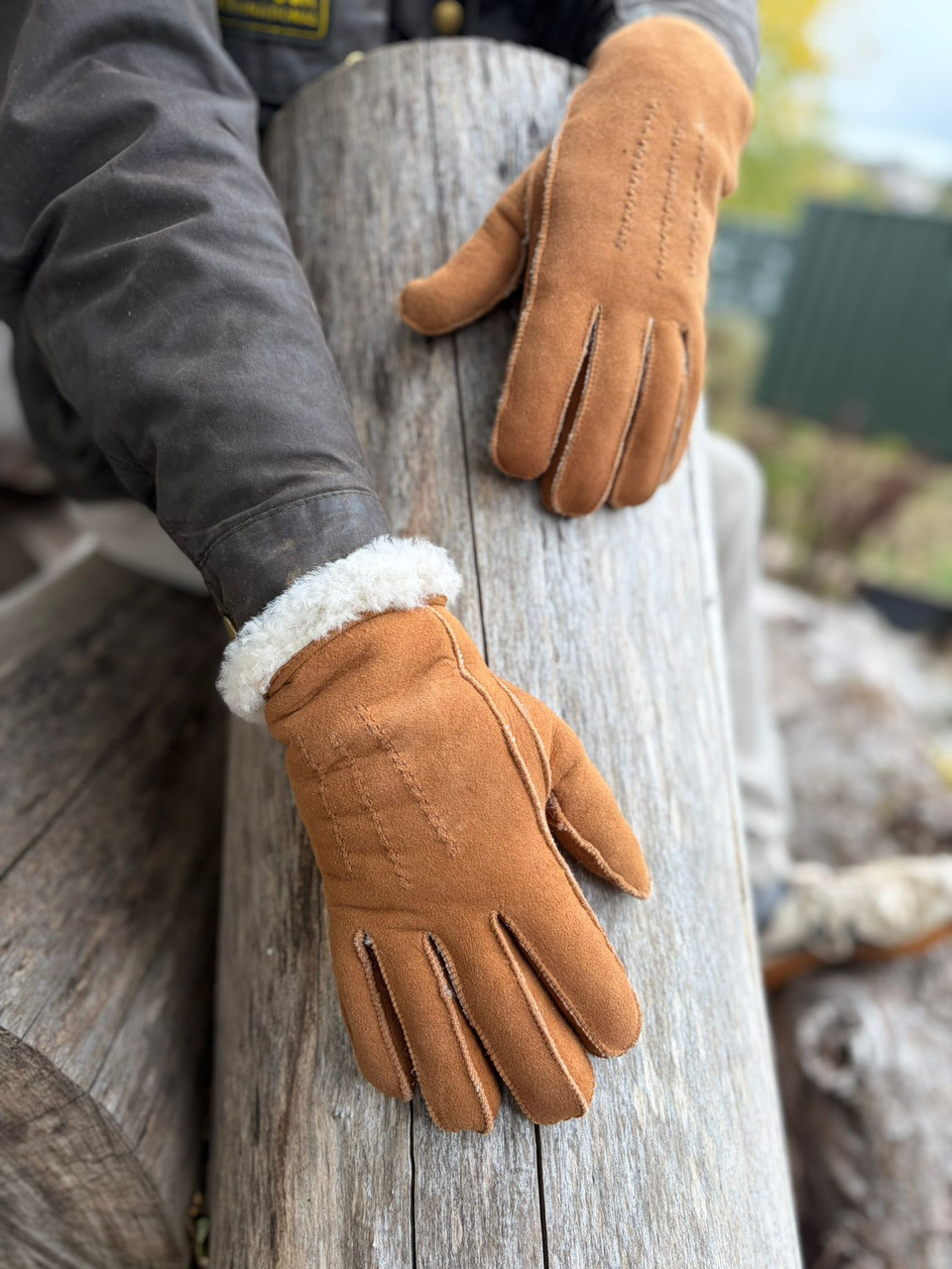 Men's Cuffed Sheepskin Gloves in Tan - City Cows