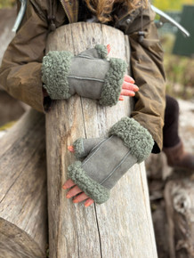 Womens Sheepskin Glittens in Khaki