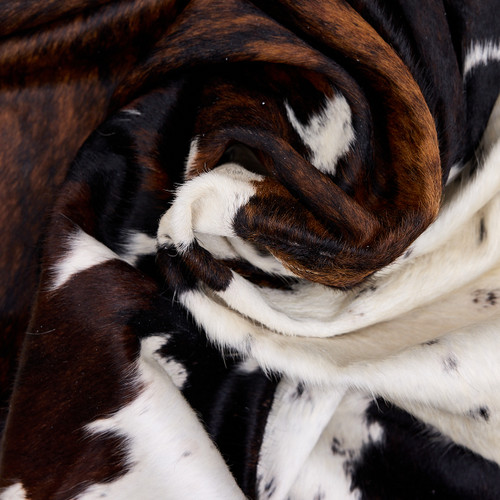 Cowhide Rug JUNE25-085 (220cm x 190cm)