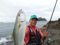 10/5/15: Fresh Fishing Report from Chuja Island, Korea! Yellowtail Surf Fishing!