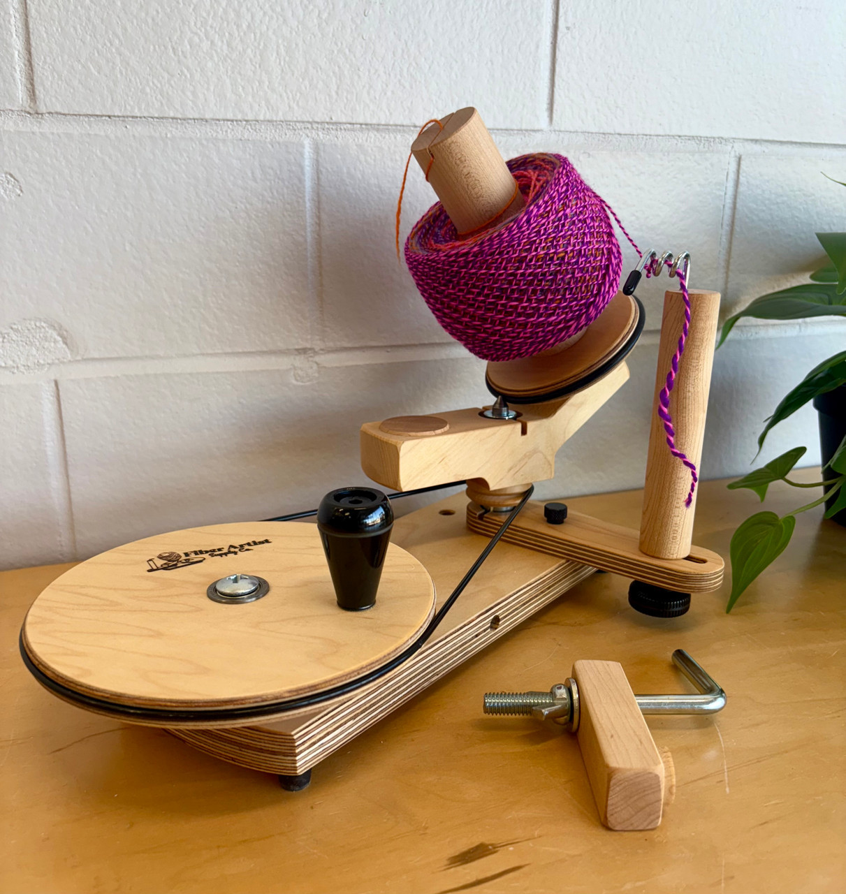 Maple Jumbo Yarn Ball Winder – Handcrafted Fiber Tool